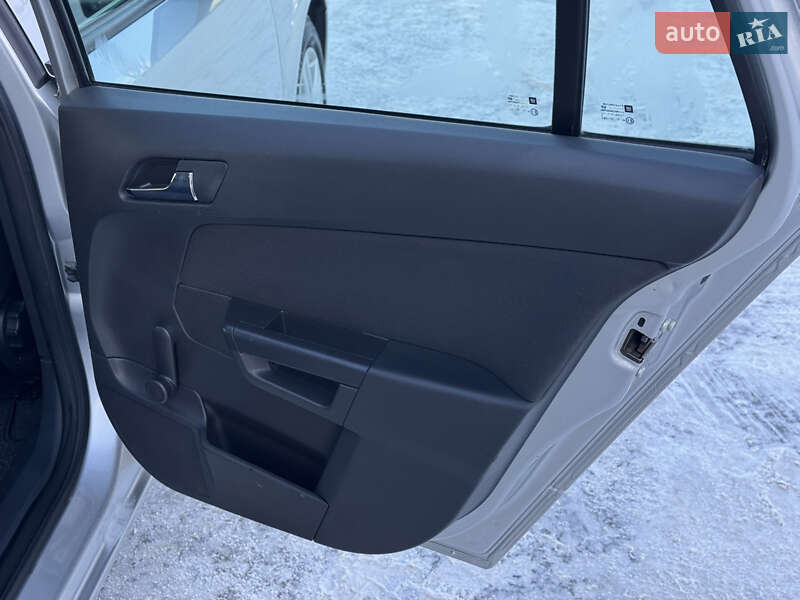 Универсал Opel Astra 2008 в Киеве