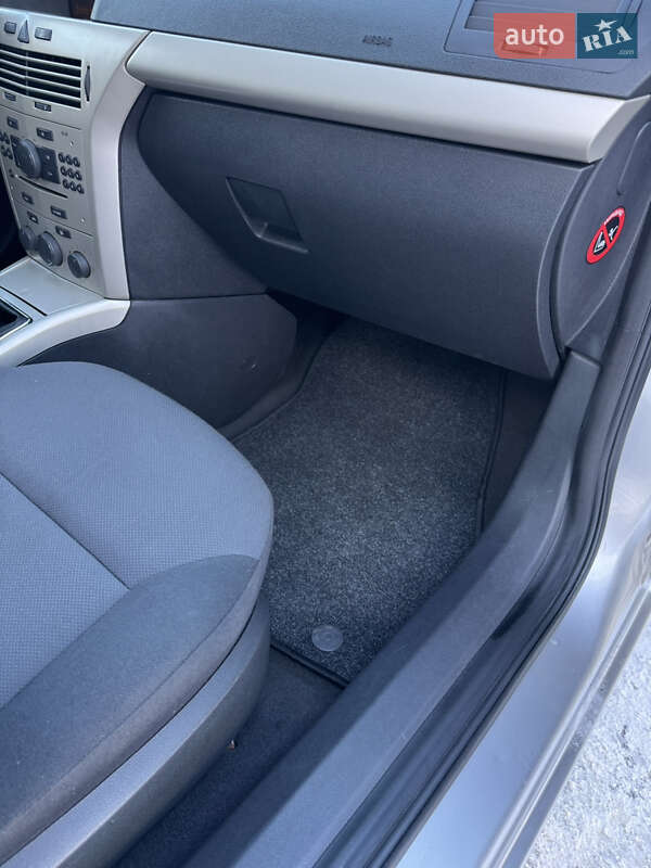 Универсал Opel Astra 2008 в Киеве