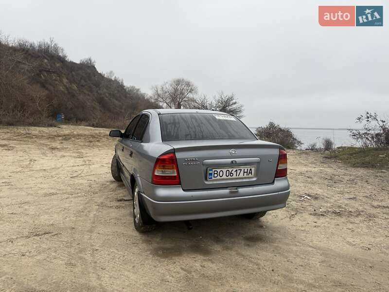 Седан Opel Astra 2008 в Богуславе