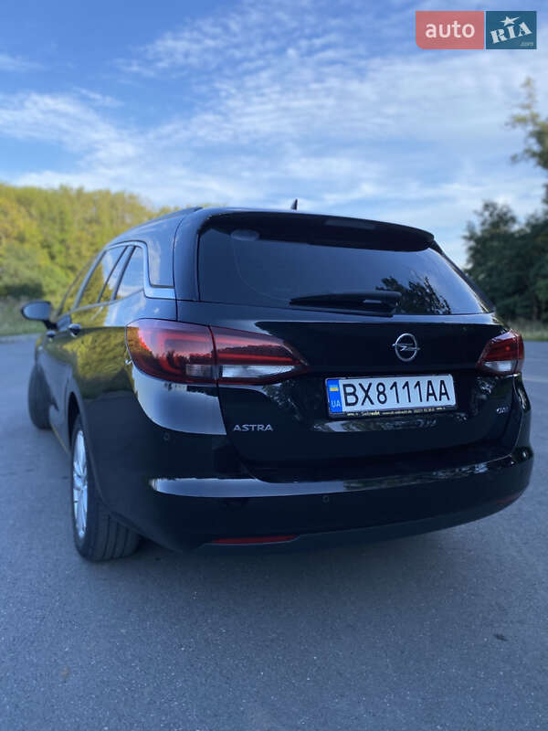 Універсал Opel Astra 2017 в Дунаївцях
