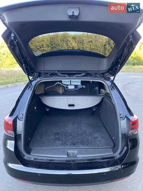 Універсал Opel Astra 2017 в Дунаївцях