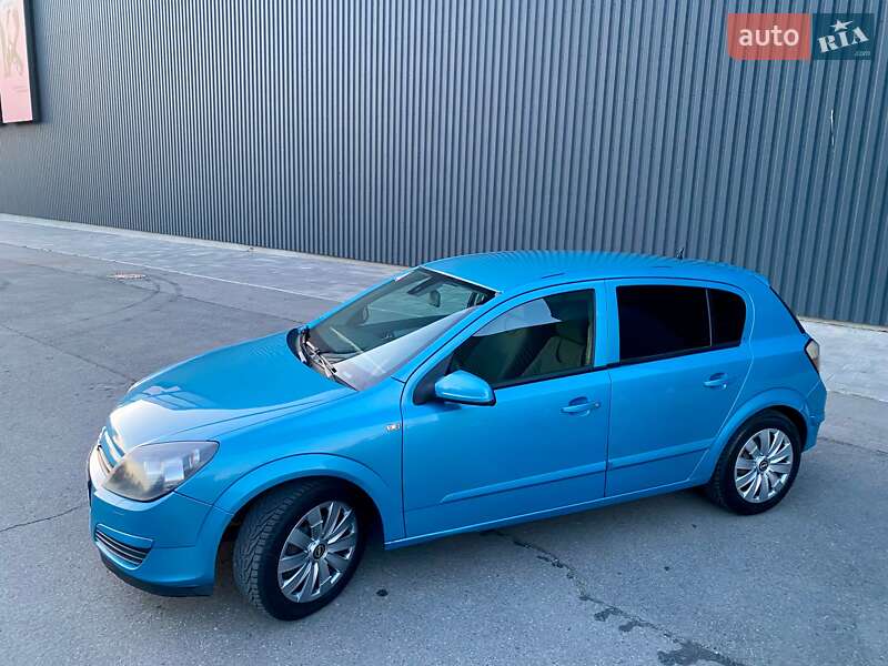 Хэтчбек Opel Astra 2004 в Харькове