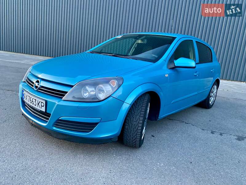 Хэтчбек Opel Astra 2004 в Харькове