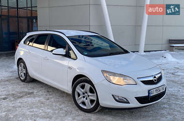 Универсал Opel Astra 2011 в Киеве