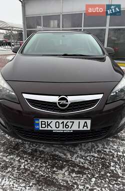 Хэтчбек Opel Astra 2011 в Ровно