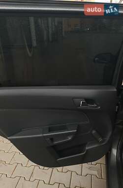 Універсал Opel Astra 2009 в Хусті