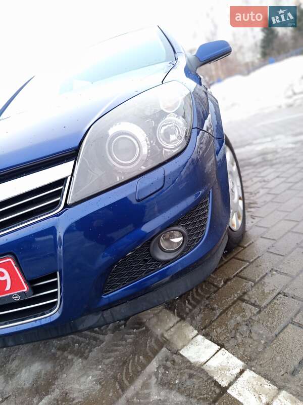 Универсал Opel Astra 2009 в Дрогобыче