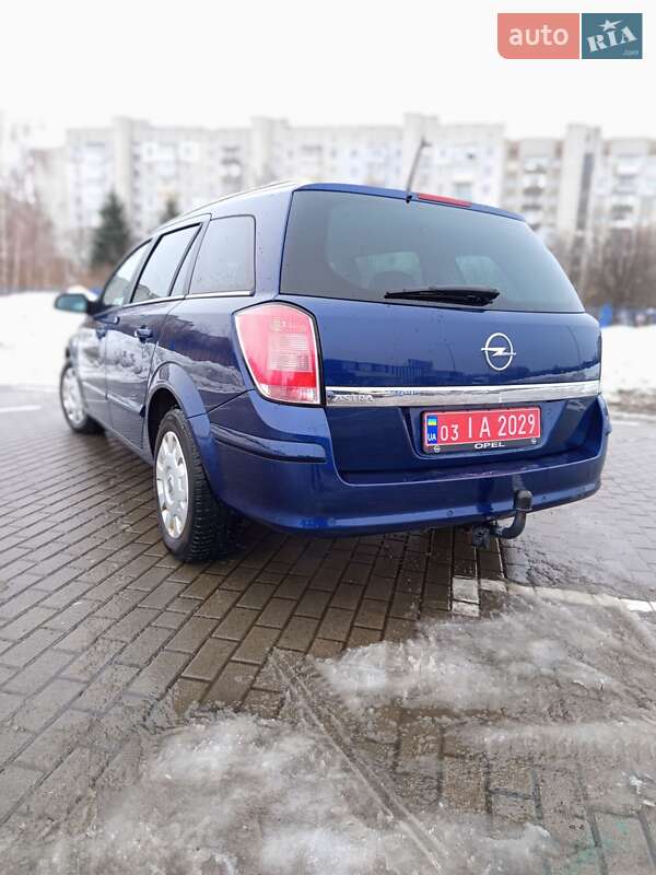 Универсал Opel Astra 2009 в Дрогобыче