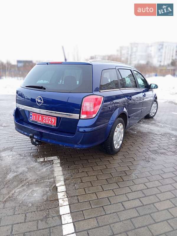 Универсал Opel Astra 2009 в Дрогобыче