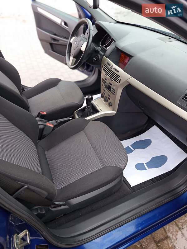 Универсал Opel Astra 2009 в Дрогобыче