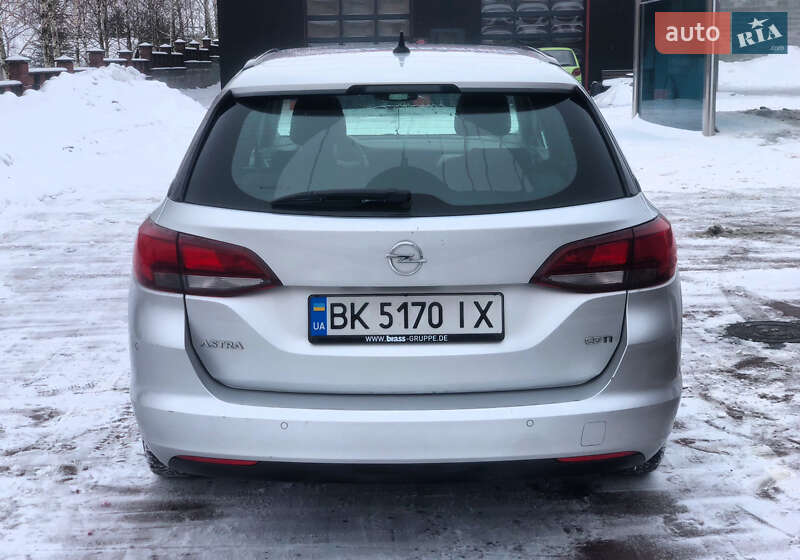 Универсал Opel Astra 2017 в Ровно