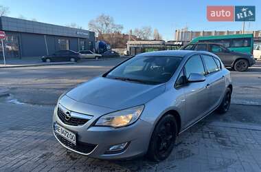 Хэтчбек Opel Astra 2011 в Запорожье