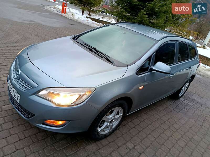 Универсал Opel Astra 2011 в Сколе