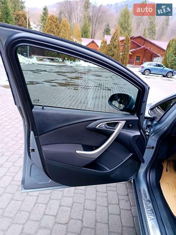 Универсал Opel Astra 2011 в Сколе