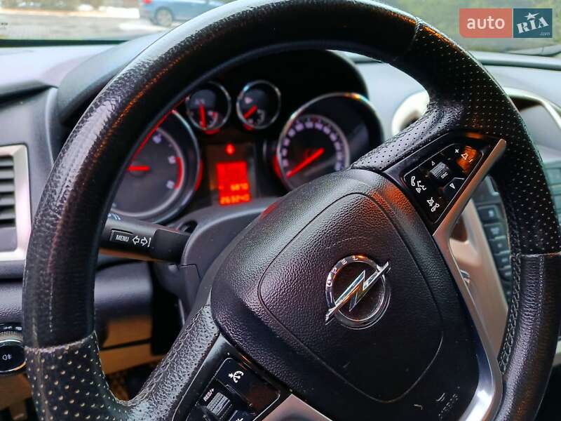 Универсал Opel Astra 2011 в Сколе