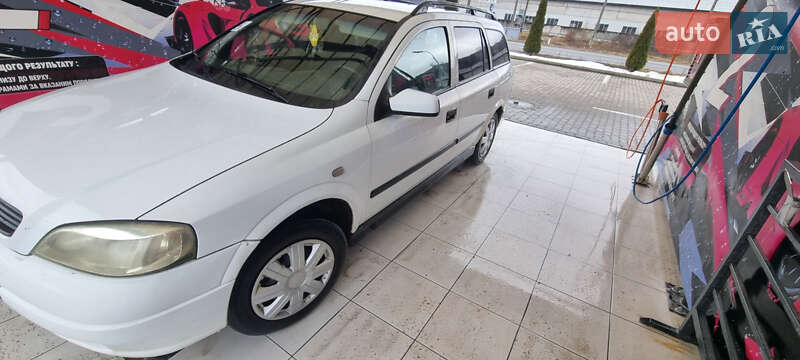 Универсал Opel Astra 2003 в Великом Березном