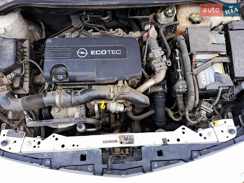 Универсал Opel Astra 2011 в Луцке