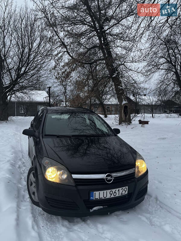 Универсал Opel Astra 2005 в Костополе