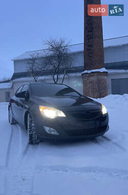 Хэтчбек Opel Astra 2010 в Львове