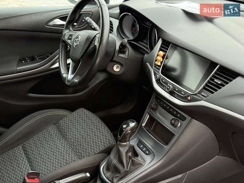 Универсал Opel Astra 2018 в Здолбунове