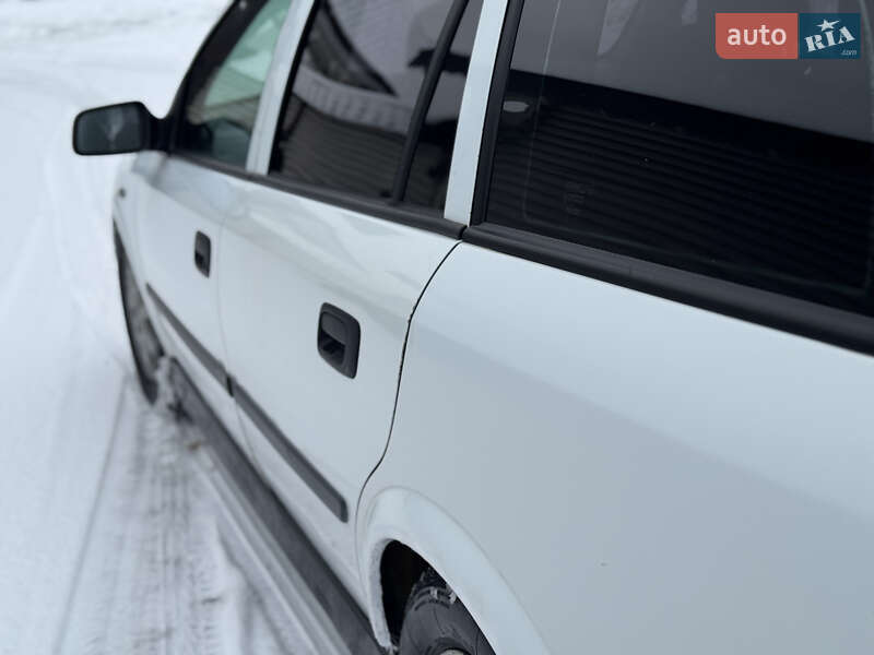 Универсал Opel Astra 2001 в Черновцах