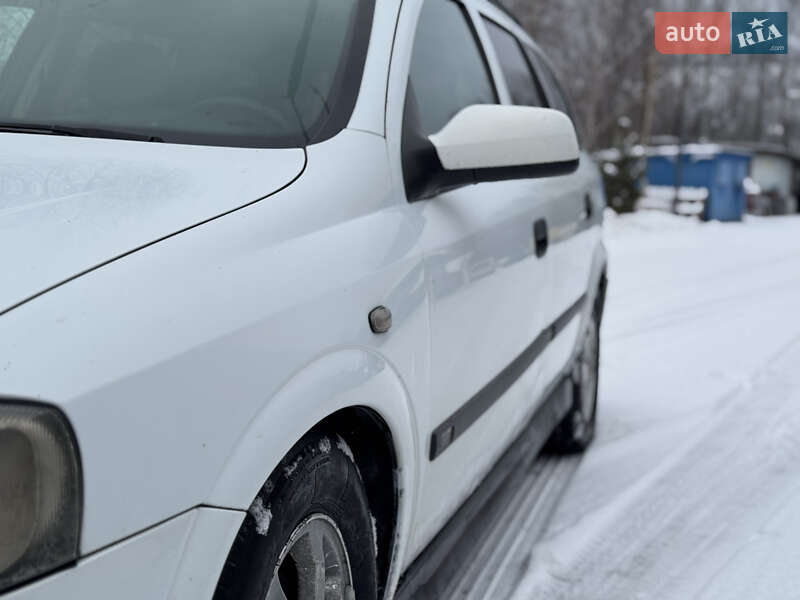 Универсал Opel Astra 2001 в Черновцах