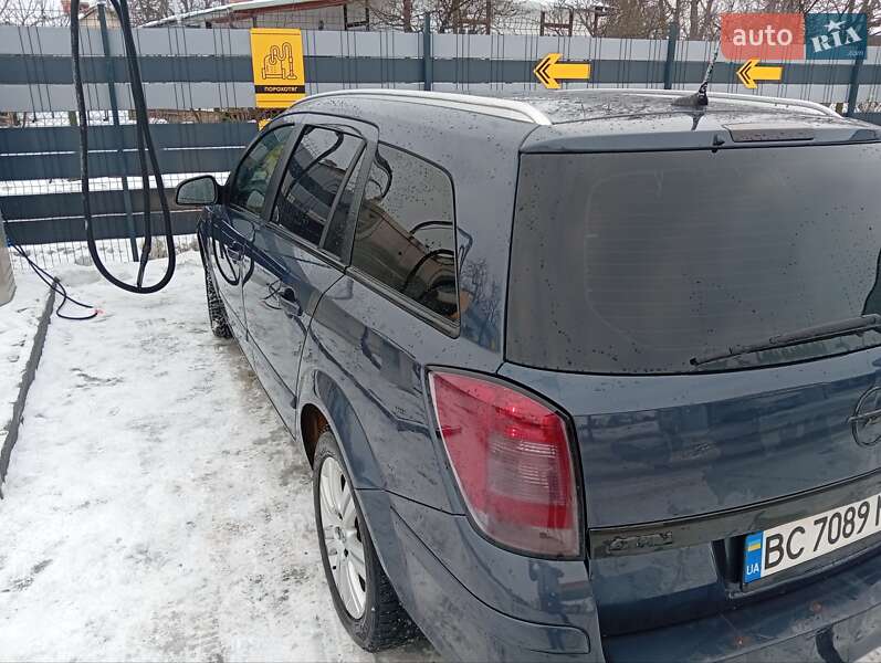 Opel Astra 2010