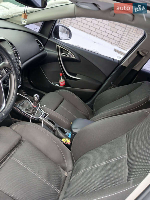 Универсал Opel Astra 2011 в Умани