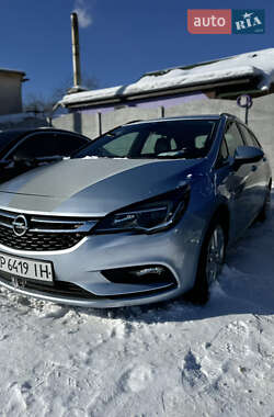 Універсал Opel Astra 2016 в Чернігові