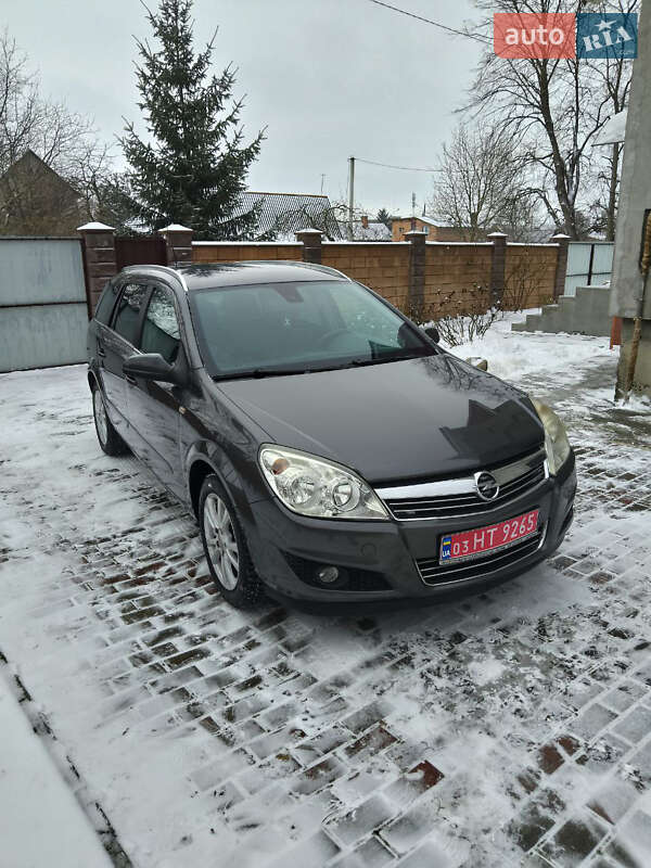 Универсал Opel Astra 2008 в Луцке