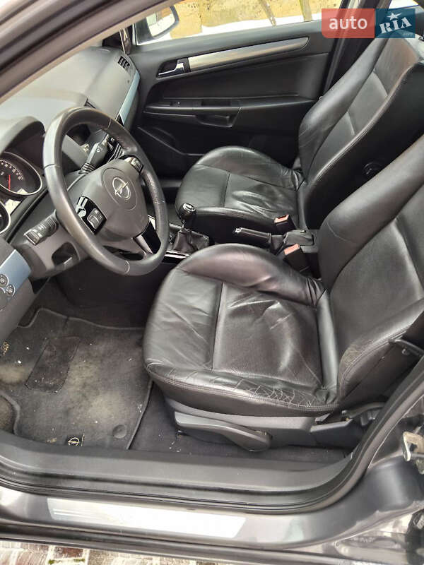 Универсал Opel Astra 2008 в Луцке