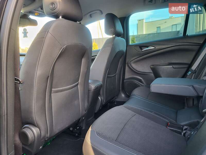 Універсал Opel Astra 2019 в Луцьку