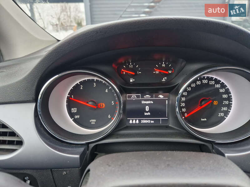 Универсал Opel Astra 2018 в Коростене