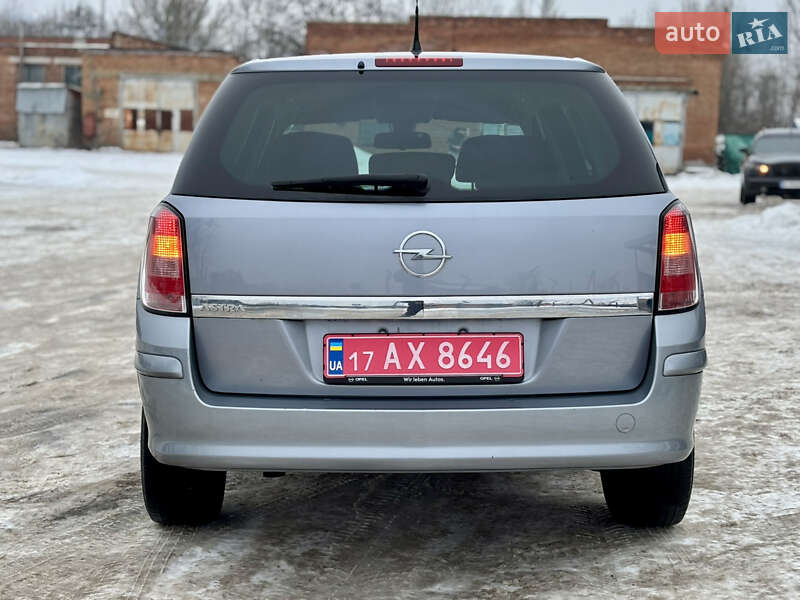 Универсал Opel Astra 2010 в Лубнах