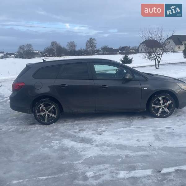 Универсал Opel Astra 2011 в Сарнах