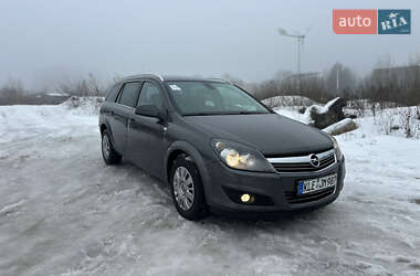 Универсал Opel Astra 2010 в Виннице