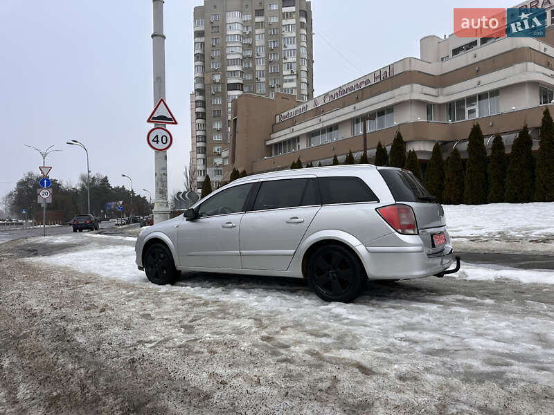 Универсал Opel Astra 2009 в Киеве