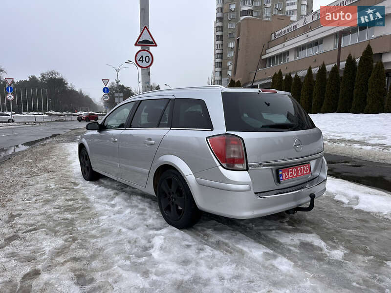Универсал Opel Astra 2009 в Киеве
