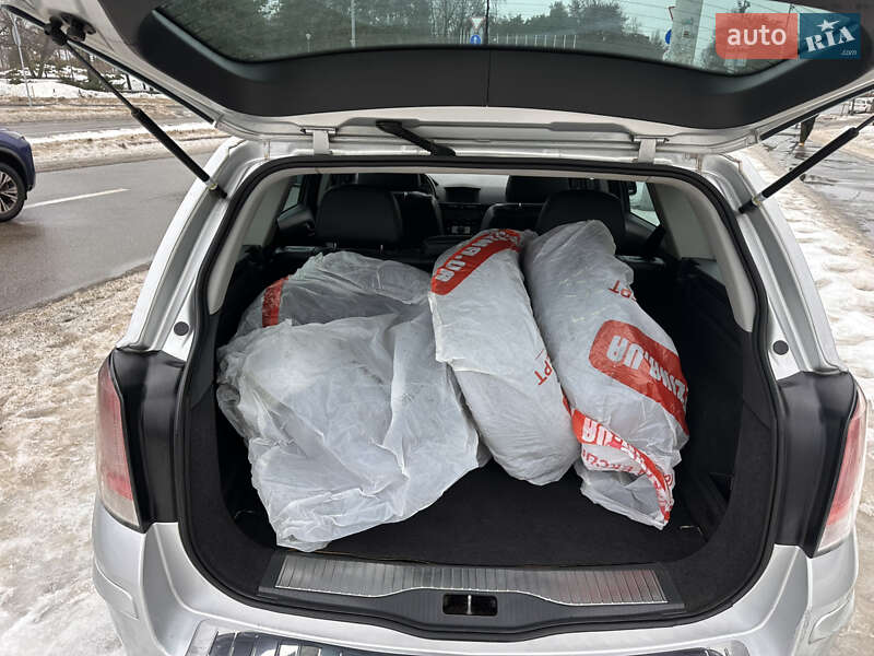 Универсал Opel Astra 2009 в Киеве