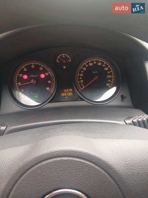 Универсал Opel Astra 2007 в Ровно