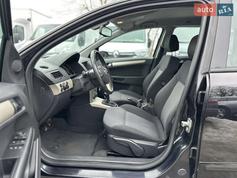 Универсал Opel Astra 2008 в Ровно