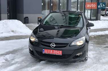 Хэтчбек Opel Astra 2015 в Львове