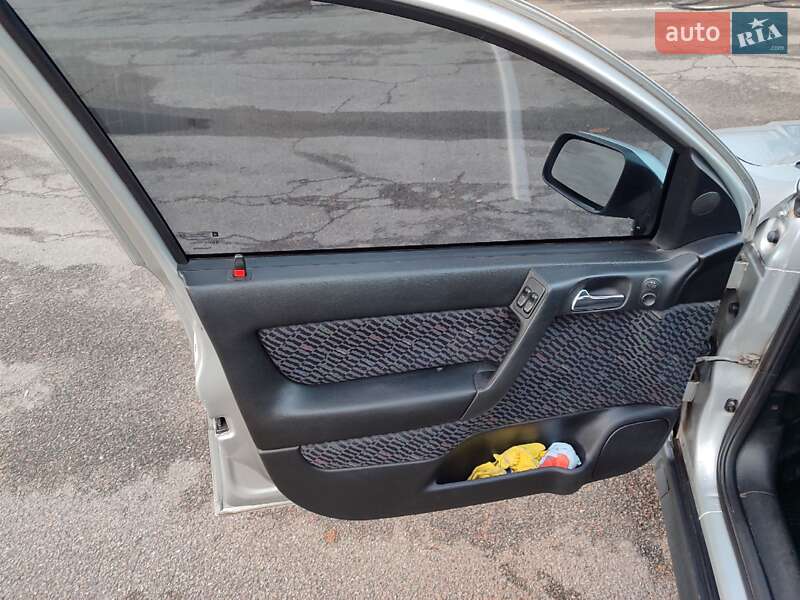 Хэтчбек Opel Astra 2002 в Чернигове