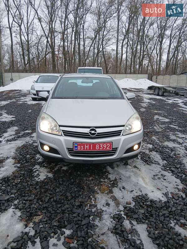Хэтчбек Opel Astra 2008 в Луцке фото Хэтчбек Opel Astra 2008 в Луцке