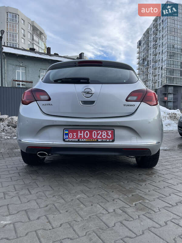Хэтчбек Opel Astra 2013 в Львове
