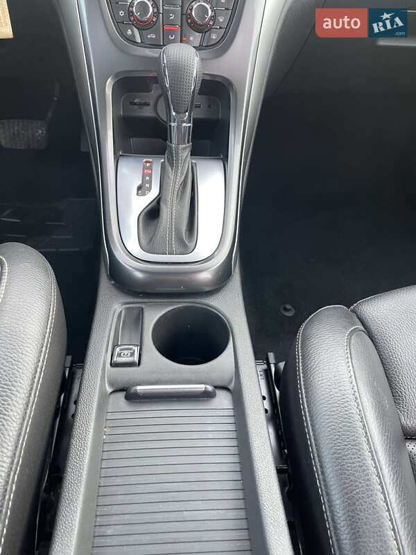 Хэтчбек Opel Astra 2013 в Львове