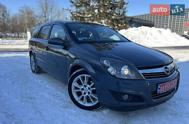 Універсал Opel Astra 2009 в Луцьку