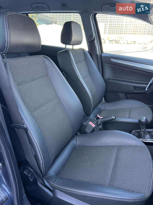 Универсал Opel Astra 2009 в Луцке