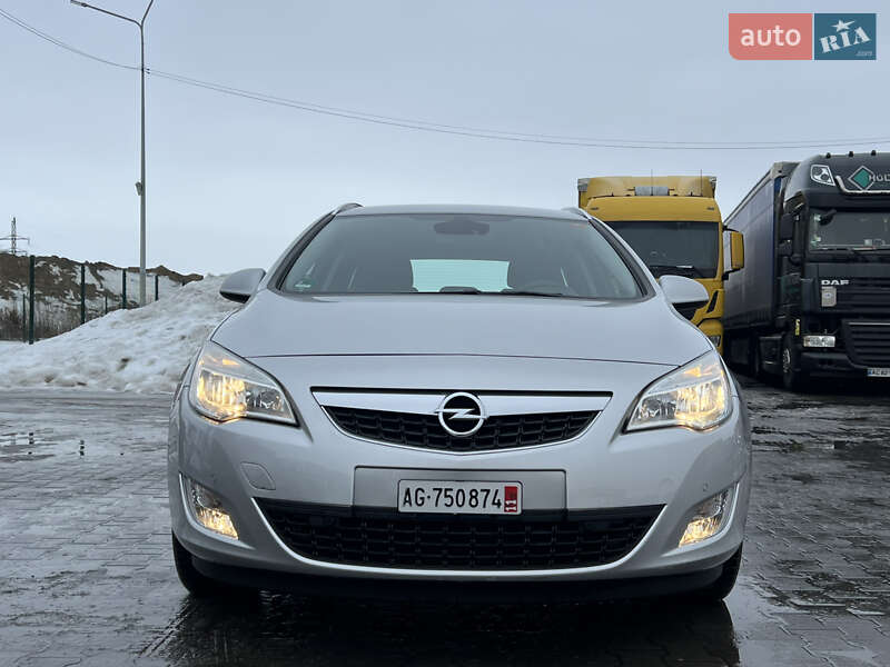 Универсал Opel Astra 2011 в Луцке фото 28 Универсал Opel Astra 2011 в Луцке