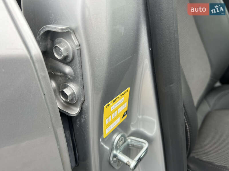 Универсал Opel Astra 2011 в Луцке фото 106 Универсал Opel Astra 2011 в Луцке